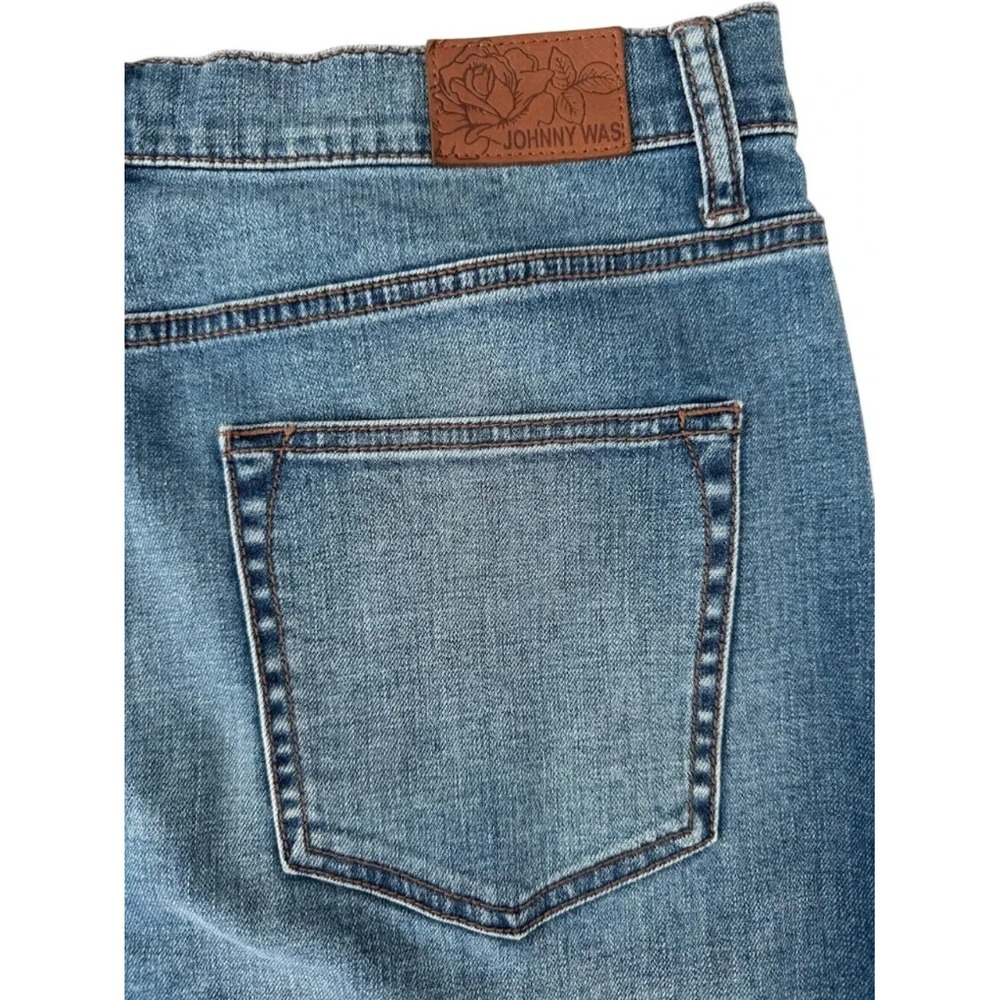 Johnny Was Christy Women's Indigo Blue Floral Embroidered Denim Skirt Size 30 - Picture 8 of 9